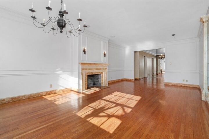Property Photo:  37 Beacon St 23  MA 02108 