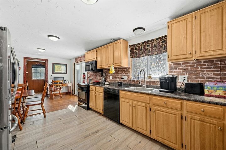 Property Photo:  152 Beaverbrook Pkwy  MA 01603 