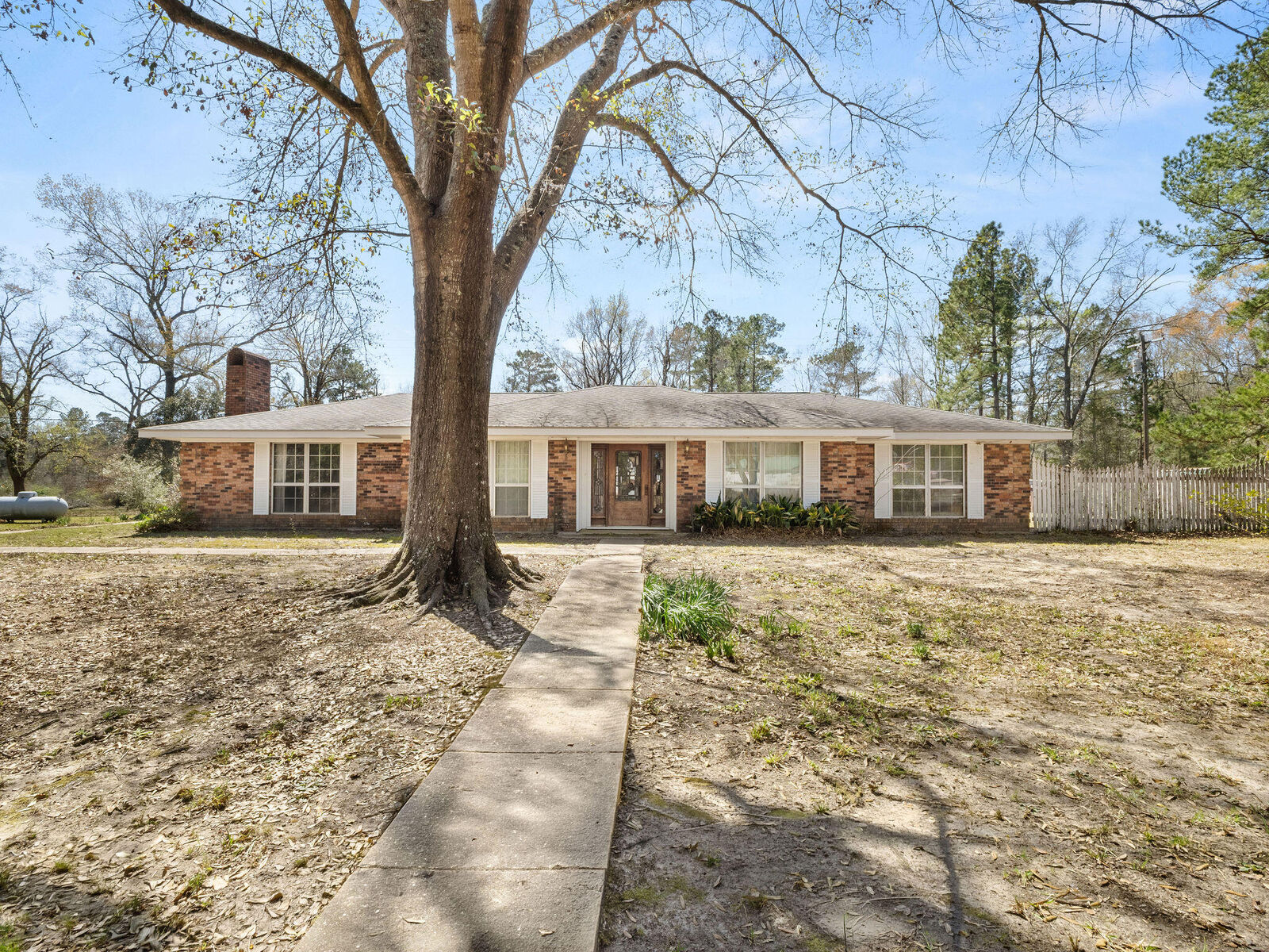 Property Photo:  110 Koenck Ln  LA 71446 