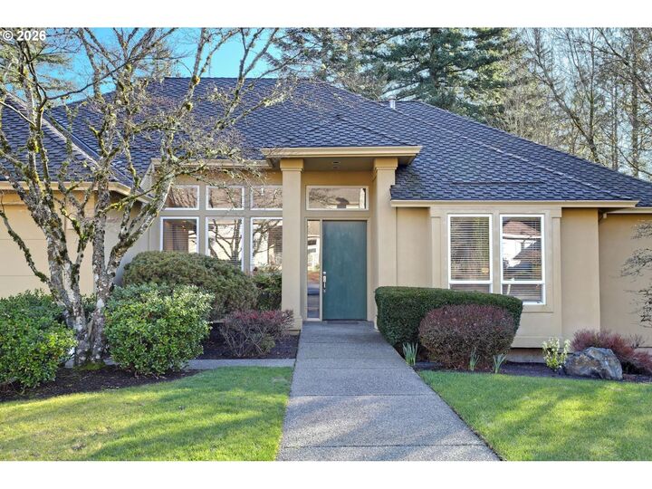 Property Photo: 700 SW 67th Pl OR 97225