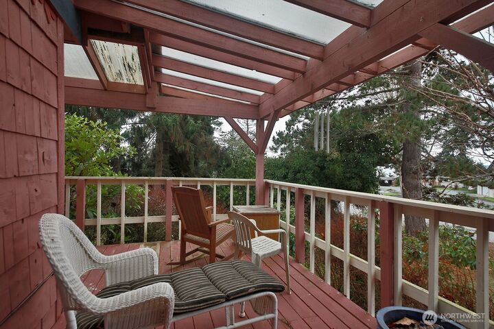 Property Photo: 6423 Admiralty Way WA 98249