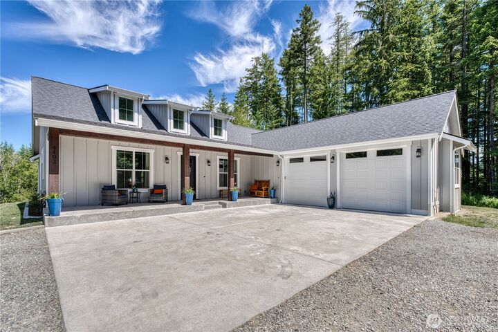 4 bed Port Orchard home for sale: 4402 Lone Bear Lane SW, Port Orchard ...