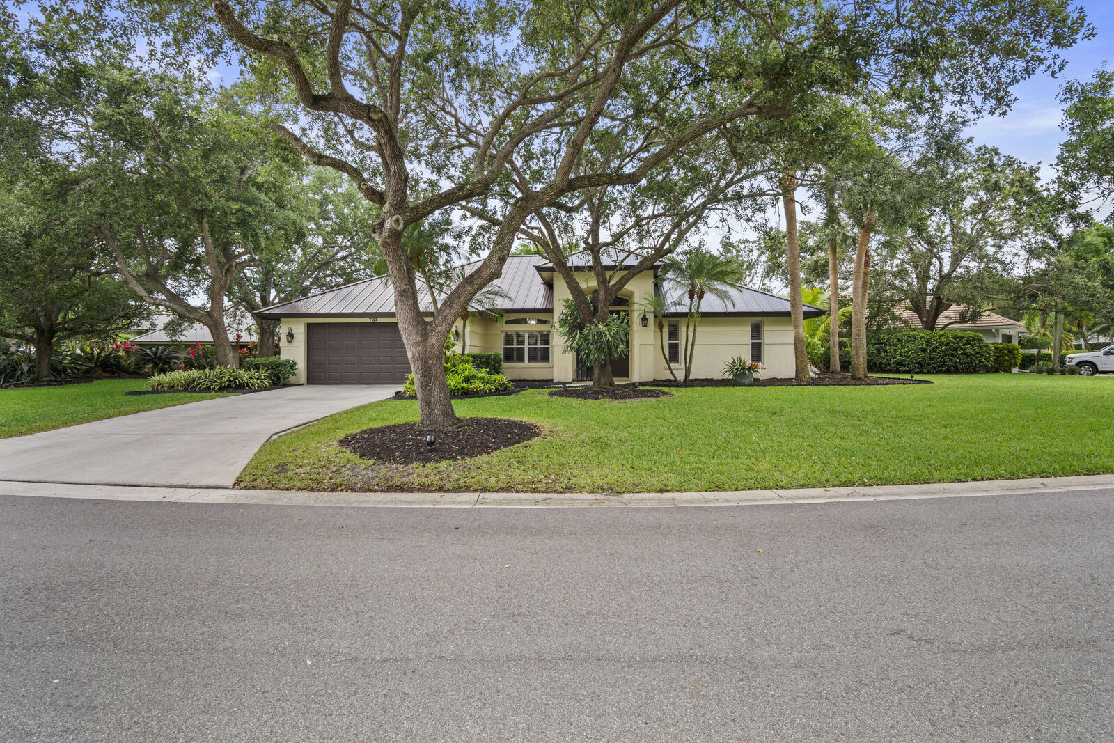Property Photo: 721 SW Lighthouse Drive FL 34990