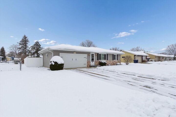 Property Photo:  2117 South Arch Street  WI 53546 