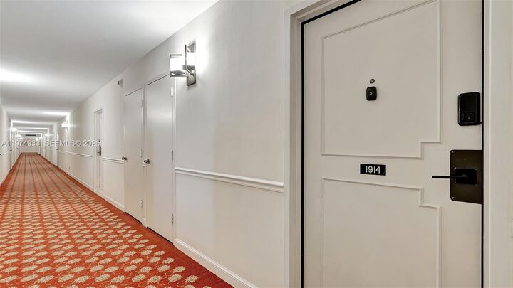 Property Photo: 2500 Parkview Dr 1914 FL 33009