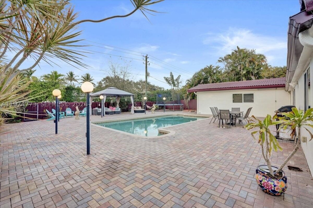 Property Photo: 4925 Tyler St FL 33021