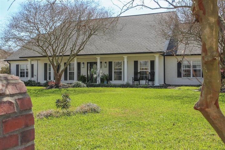 Property Photo:  2807 Saint Francis Forest Drive  LA 70605 