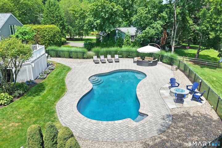 Property Photo: 10 Doe Hollow Drive CT 06611