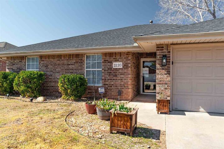 Property Photo:  2120 N Burdick Street  OK 74075 