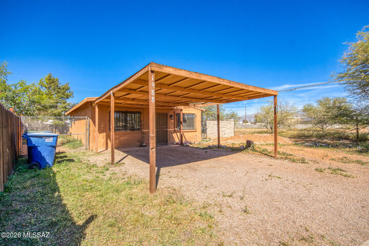 Property Photo:  1988 S Longfellow Place  AZ 85711 