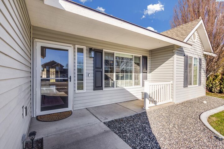 Property Photo:  4815 Catalonia Dr  WA 99301 