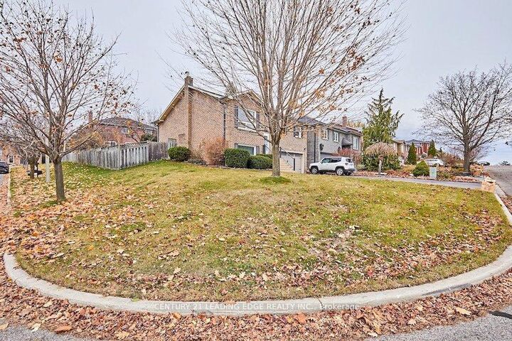 Property Photo:  40 Waywell Street  ON L1N 8N9 