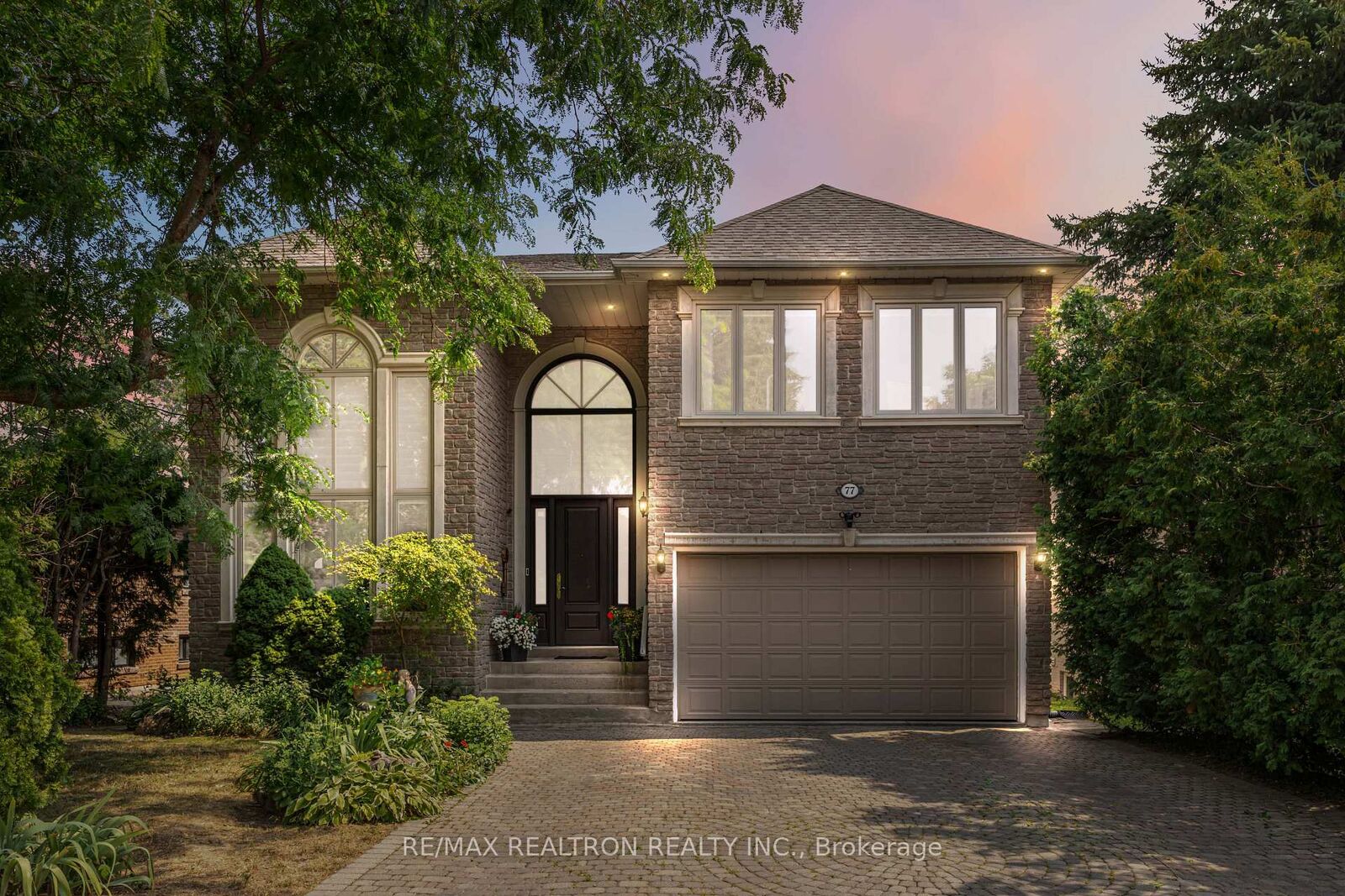 Property Photo: 77 Sprucewood Drive ON L3T 2P9