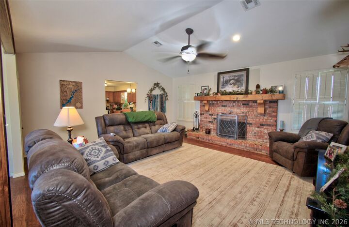 Property Photo:  3008 Shelby Circle  OK 74403 
