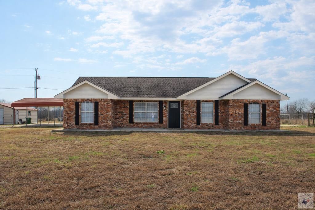 Property Photo: 1526 County Road 4744 TX 75482