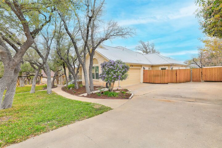 Property Photo:  108 S Ridge Circle  TX 78628 