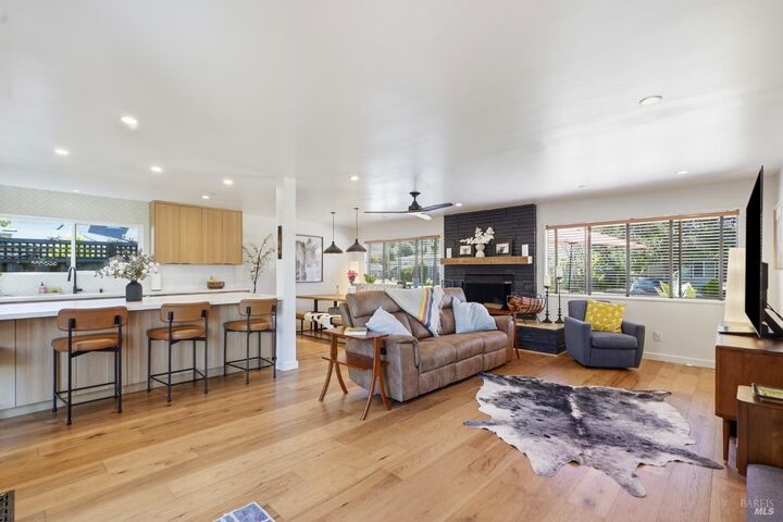 Property Photo:  20 Washington Avenue  CA 94903 