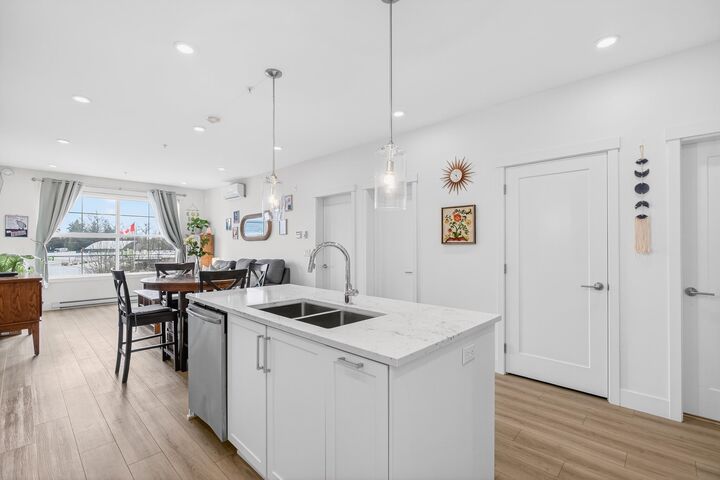 Property Photo: 11865 227 Street 406 BC V2X 6H8