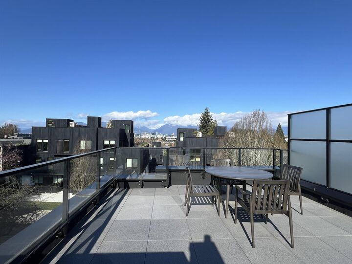 Property Photo: 530 W 28th Avenue 34 BC V5Z 2H1