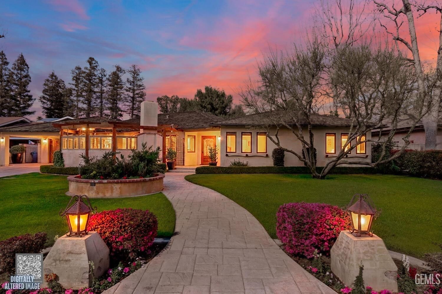 Property Photo: 1233 Tam O Shanter Drive CA 93309