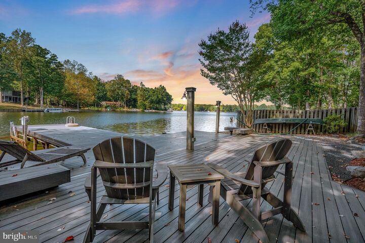 Property Photo:  205 Skyline Road  VA 22508 