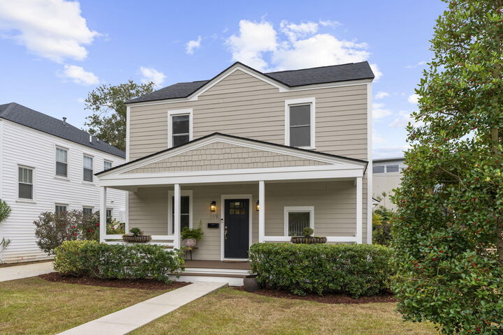 Property Photo:  119 Peachtree Street  SC 29403 
