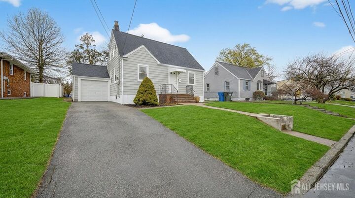 Property Photo:  33 Cornell Street  NJ 07001 