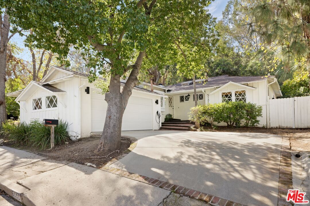 Property Photo:  5131 Tendilla Ave  CA 91364 