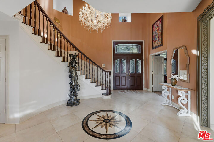 Property Photo:  1663 Vista Dr  CA 91201 