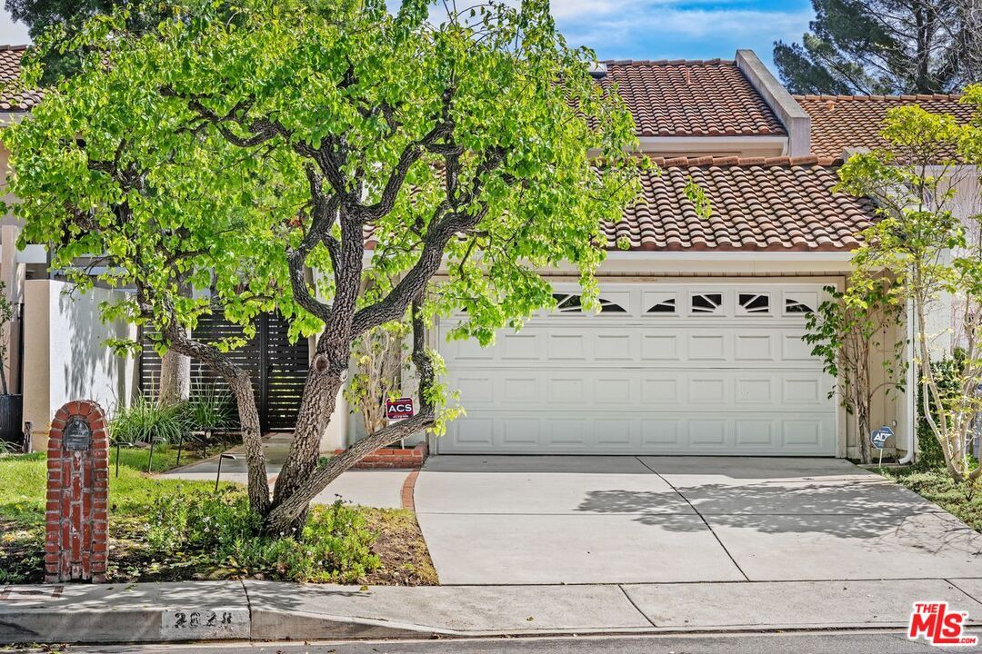 Property Photo:  2628 Claray Dr  CA 90077 