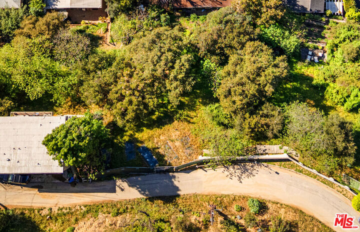 Property Photo:  2123 Groveland Dr  CA 90046 