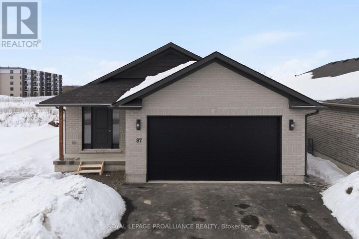 Property Photo:  87 Hastings Park Drive  ON K8P 0J1 