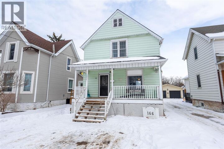 Photo de la propriété:  166 John Street  ON N7T 2Y9 