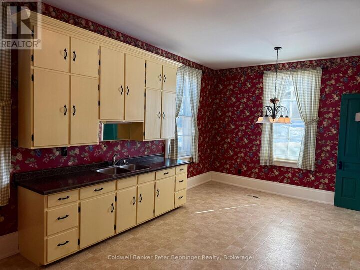 Photo de la propriété:  830 Yonge Street South  ON N0G 2V0 