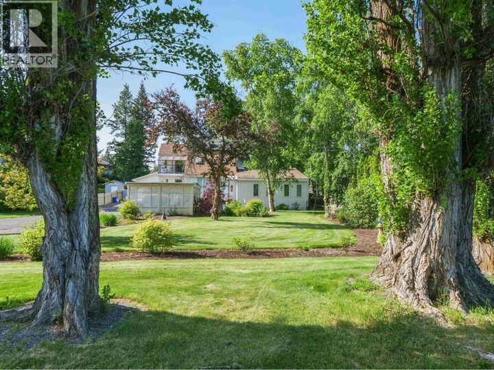 1750 Beach Crescent — photo 1