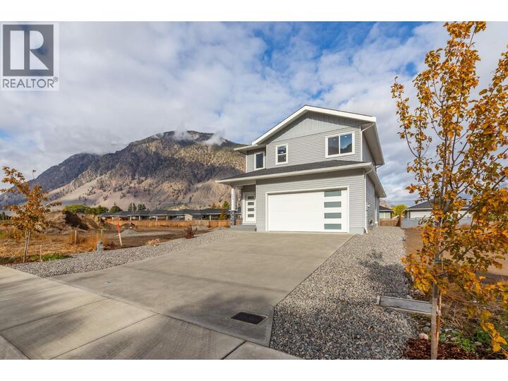 Property Photo: 396 11th Avenue BC V0X 1N3