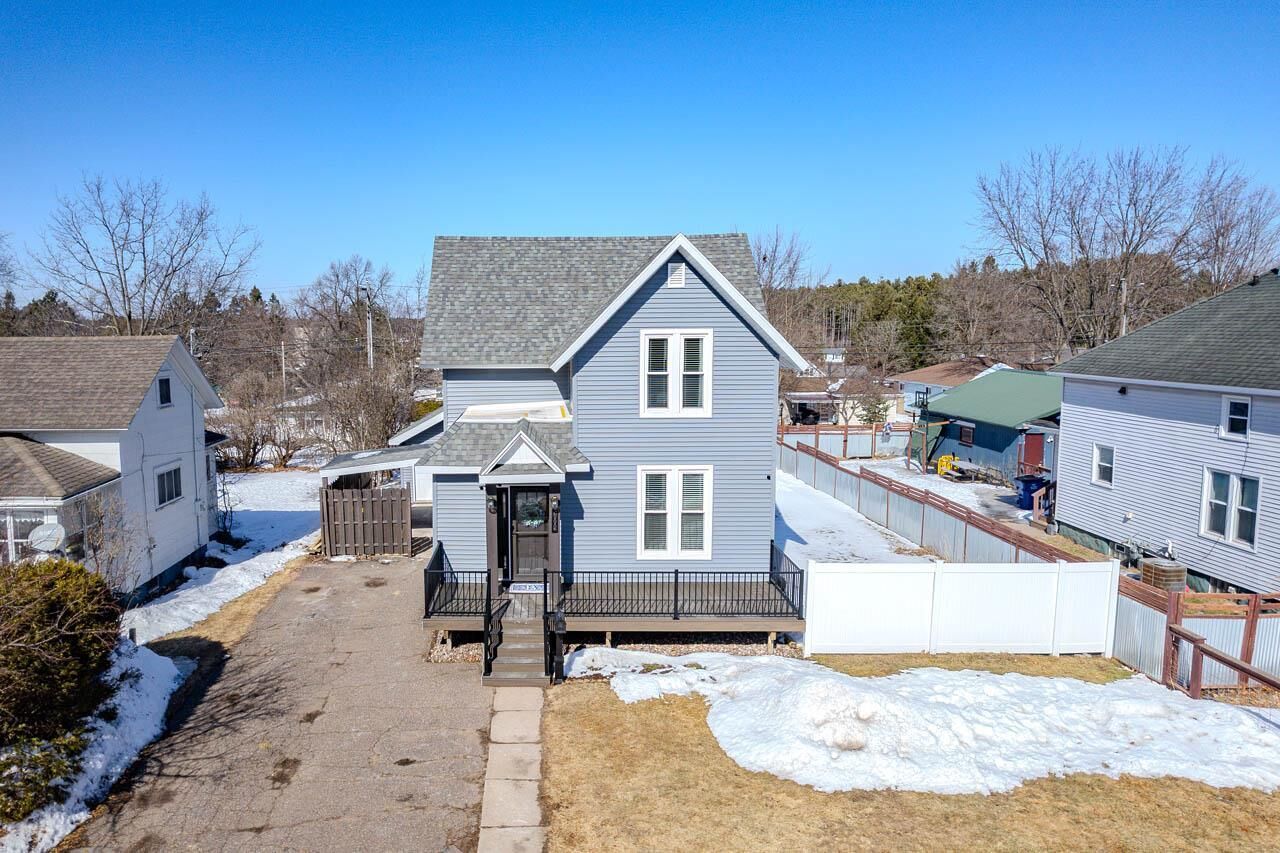 Property Photo:  1002 East 7th Street  WI 54452 