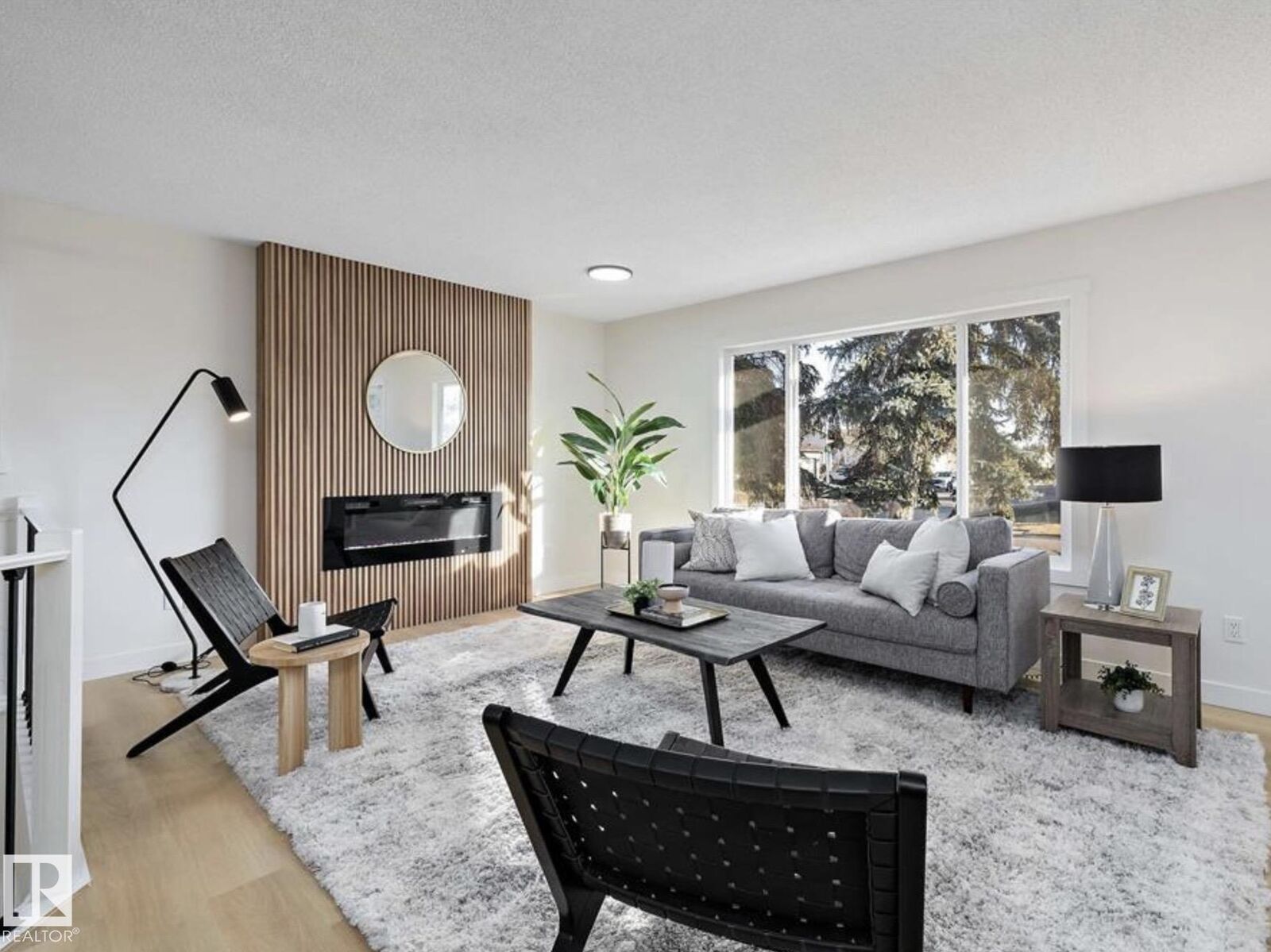 Property Photo:  14736 122 Street NW  AB T5X 1V9 