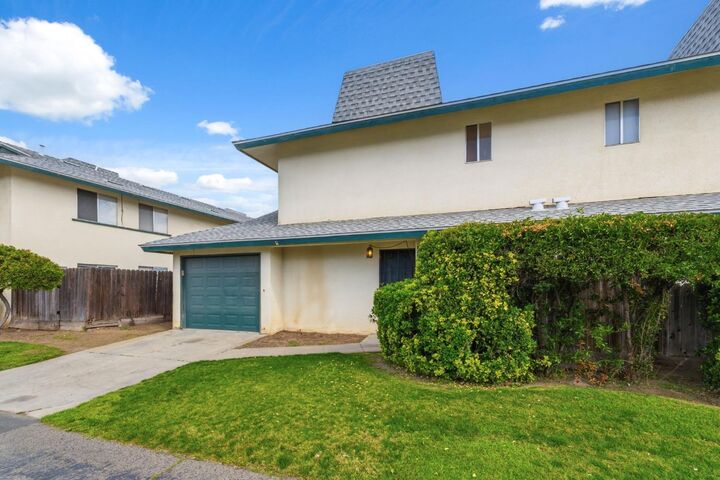 Property Photo:  4843 N Winery Circle 101  CA 93726 