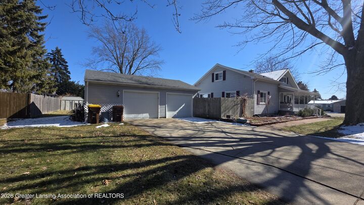 Property Photo:  1105 S Swegles Street  MI 48879 