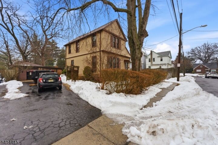 Property Photo:  608 Meadow St  NJ 07203 