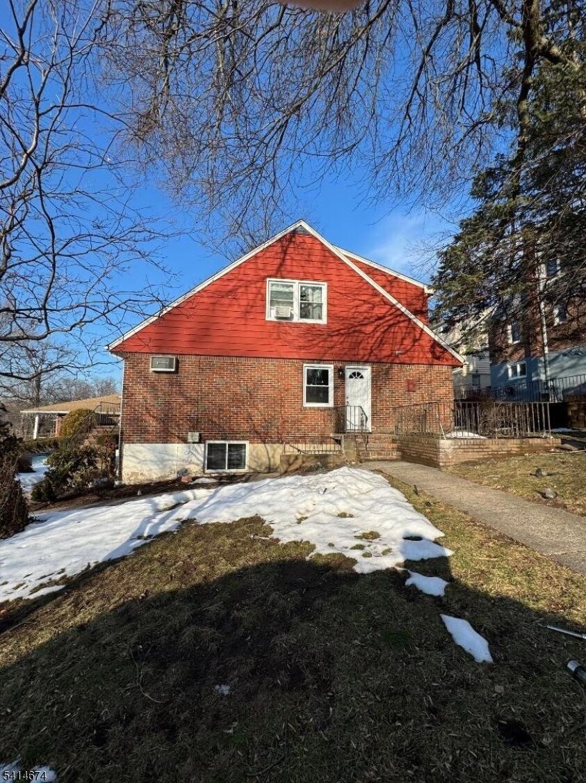Property Photo:  639 Oakdene Ave  NJ 07657 