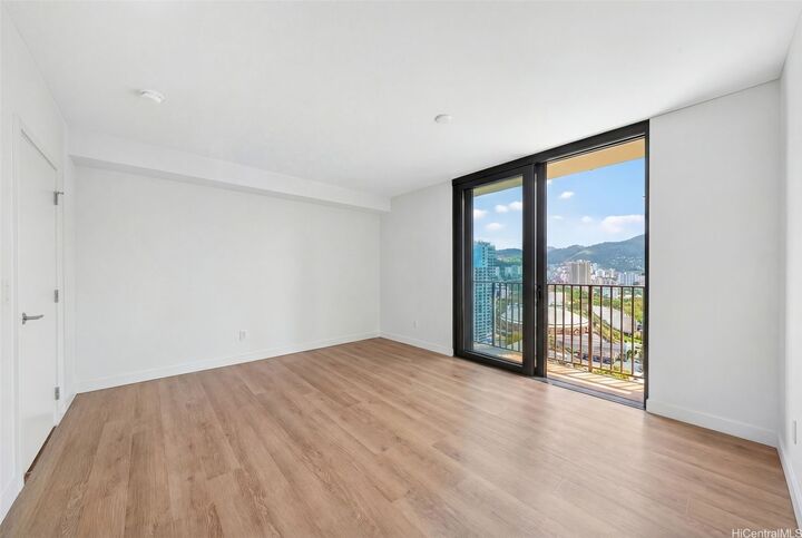 Property Photo: 987 Queen Street 2616 HI 96814