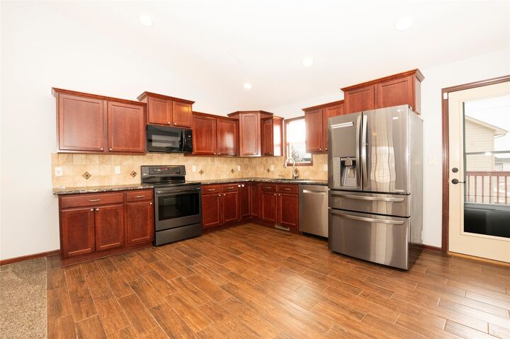 Property Photo:  2315 Maplewood Drive  IA 50109 