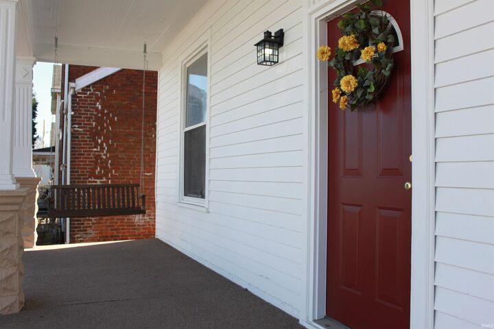 Property Photo: 1916 W Indiana Street IN 47712