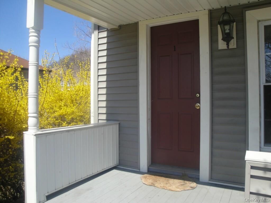 Property Photo:  44 Wayne Avenue 3  NY 10901 