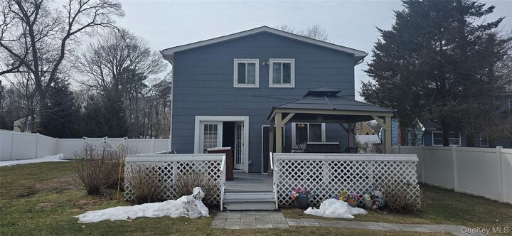 Property Photo:  606 Birch Hollow Drive  NY 11967 