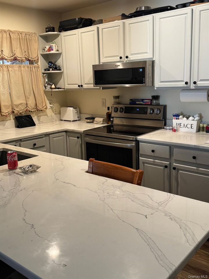 Property Photo:  411 Fox Run Lane  NY 10512 