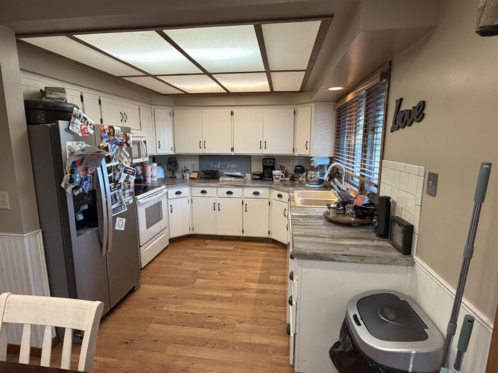 Property Photo: 715 18th St NE 69138