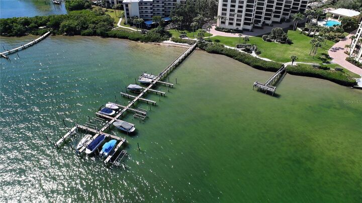 Property Photo:  8735 Midnight Pass Road 105B  FL 34242 